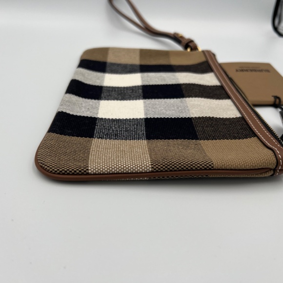 NWT BURBERRY PEYTON CHECK CANVAS AND LEATHER WRISTLET - Picture 3 of 6